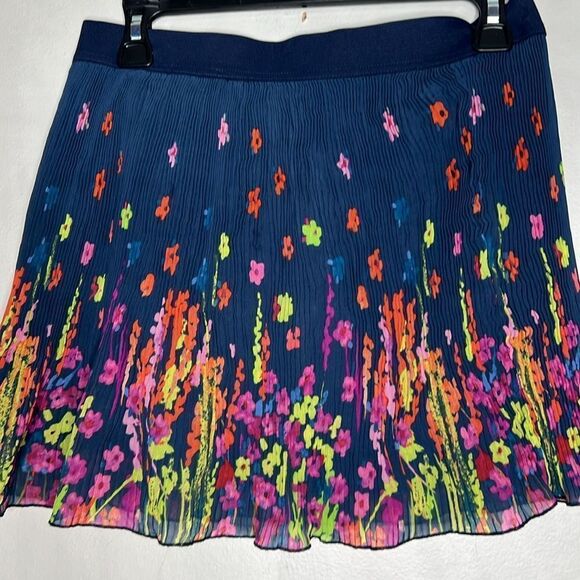 Aeropostale Navy Floral Pleated Skirt - Picture 5 of 6